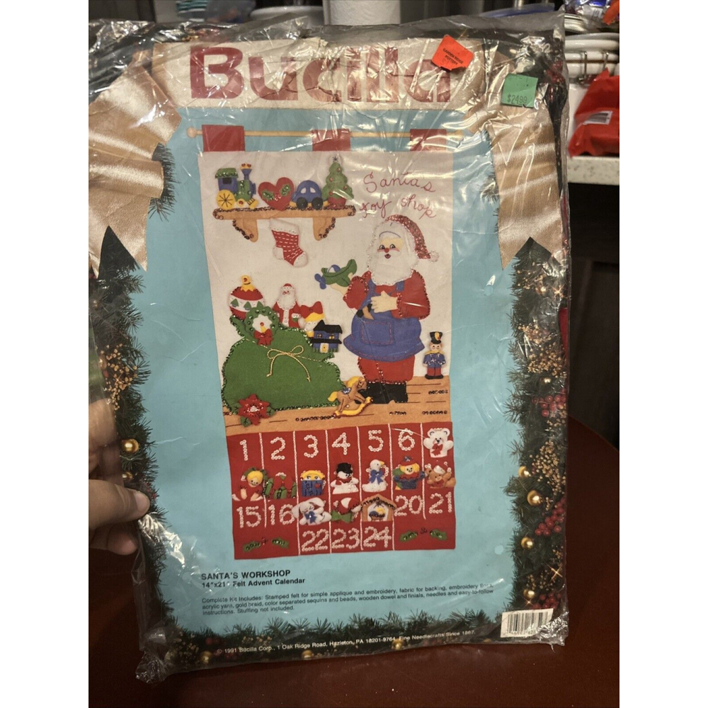 1991 Bucilla SANTA'S WORKSHOP Felt Christmas Advent Calendar Kit 82852 Sealed